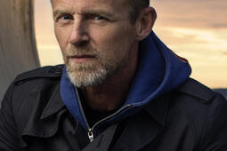 Jo Nesbø- "Éclipse totale. Une enquête de Harry Hole" (Gallimard)0.jpg