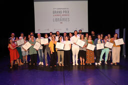 Les lauréats du Grand Prix Livres Hebdo des Librairies, le 3 juillet 2025 au Théâtre Debussy de Maisons-Alfort