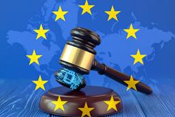 Le marteau de justice, l'intelligence artificielle et le droit européen