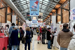 Allée centrale du village des éditeurs alias l'allée des indés