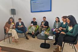 La première table ronde organisée par Filéas avec Harriet Seegmuller (Filéas), Maxime Bonnassies (Média Participations), les auteurs Anne-Claire Lévêque et Marc-Antoine Boidin, Sigolène du Besset (Le Gros Caillou) et Gersende Guingouain (SLF)