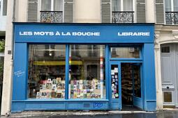 Devanture de la librairie Les mots à la bouche