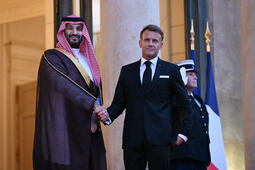 Mohammed ben Salmane et Emmanuel Macron à l'Elysée le 24 août 2026 (c) Lou Benoist - AFP.jpg