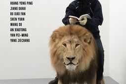 J'ai une famille : 10 artistes de l'avant-garde chinoise installés en France : Chen Zhen, Du Zhenjun, Huang Yong Ping....jpg