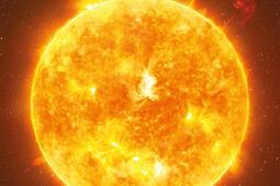 Le Soleil et nous : tout comprendre sur notre étoile, de son coeur en fusion jusqu'à la Terre et son climat.jpg