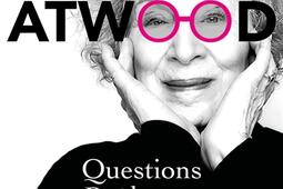 Questions brûlantes : le monde vu par Margaret Atwood : essais et textes de circonstance, 2004-2021.jpg