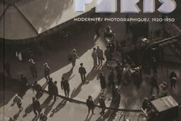 Voici Paris : modernités photographiques, 1920-1950 : exposition, Paris, Centre national d'art et de culture Georges Pompidou, du 17 octobre 2012 au 14 janvier 2013.jpg